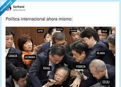 Enlace a El mundo da asco, por @Serthand