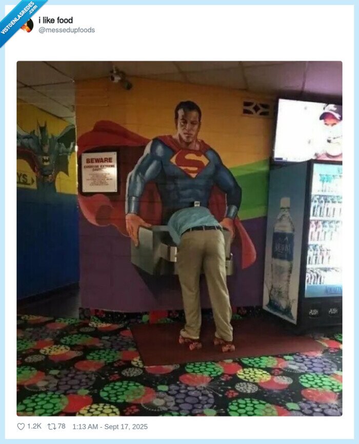 perspectiva,mural,superman,agachado