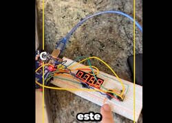 Enlace a A este chaval le gusta vivir al límite con un despertador que te puede matar