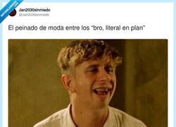 Enlace a Y antes era el peinado del tonto del pueblo, por @Jan2030sinmiedo