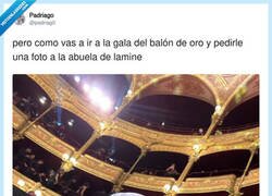 Enlace a El niño es un grande, es el único que se ha conseguido hacer una foto con Ezio Auditore, por @padriag0