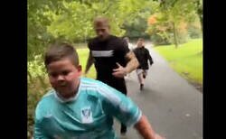 Enlace a Hermanos boxeadores entrenan a niños víctimas de acoso escolar
