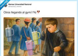 Enlace a Soy pobre, ¿qué pasa?, por @nacional_memes