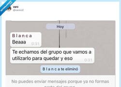 Enlace a Cuando te das cuenta que eras el relleno del grupo, por @varovz2