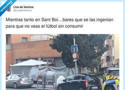 Enlace a Con tanta poli ahí al lado yo creo que ahí ha habido un navajazo, por @LiosdeVecinos