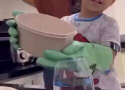 Enlace a Menuda diferencia cómo tratan ahora a los niños a cómo nos trataban antes