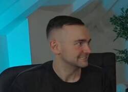 Enlace a Hay que hacer la pelota, por @ٓCocoExiliado‏