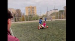 Enlace a Lo humillan con un caño bestial y se encara con 4 niños que se reían de él, con razón