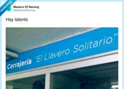 Enlace a Abre puertas, pero no su corazón, por @MastersOfNaming