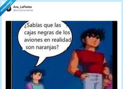 Enlace a Cuando te enteras de que las cajas negras son naranjas y tu única preocupación es si has vivido una mentira geométrica, por @ymuchosmemes
