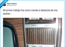 Enlace a Y encima gratis, de becario, por @SantiLiebanaR