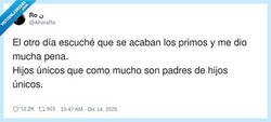 Enlace a Se vienen navidades sin mesa infantil, solo un niño rodeado de sillas vacías, por @AhoraRo