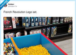 Enlace a Cuando estudias la Revolución Francesa con LEGO y entiendes por qué rodaban tantas cabezas, por @Holden114