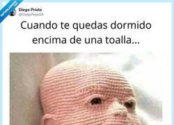 Enlace a Yo saliendo de la siesta con la marca de la almohada nivel texturas 8K, por @DiegoRoyet29