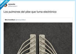 Enlace a Cuando tu vape tiene más enchufes que tu casa, por @Ramardoh1
