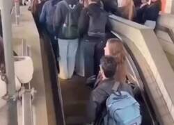 Enlace a Y ahí siguen, por @MaestritaM