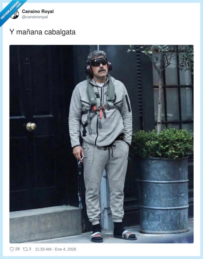 mochila,gafas,sudadera,hombre,calle