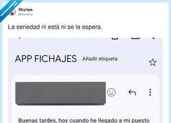 Enlace a Como mi gato fiche otra vez, le pongo de encargado y me quedo en casa, por @ronarru