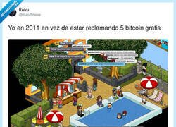 Enlace a Yo en 2011: ignorando 5 bitcoins gratis por estar ligando en el Habbo como si eso pagara el alquiler, por @KukuSnoow