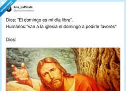 Enlace a El domingo es mi día libre… y aún así me abrís un ticket, por @ymuchosmemes