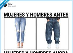 Enlace a La moda ahora: ellas robándole los vaqueros al rapero de 2003 y ellos a la licra del gimnasio, por @bjs_alejo2