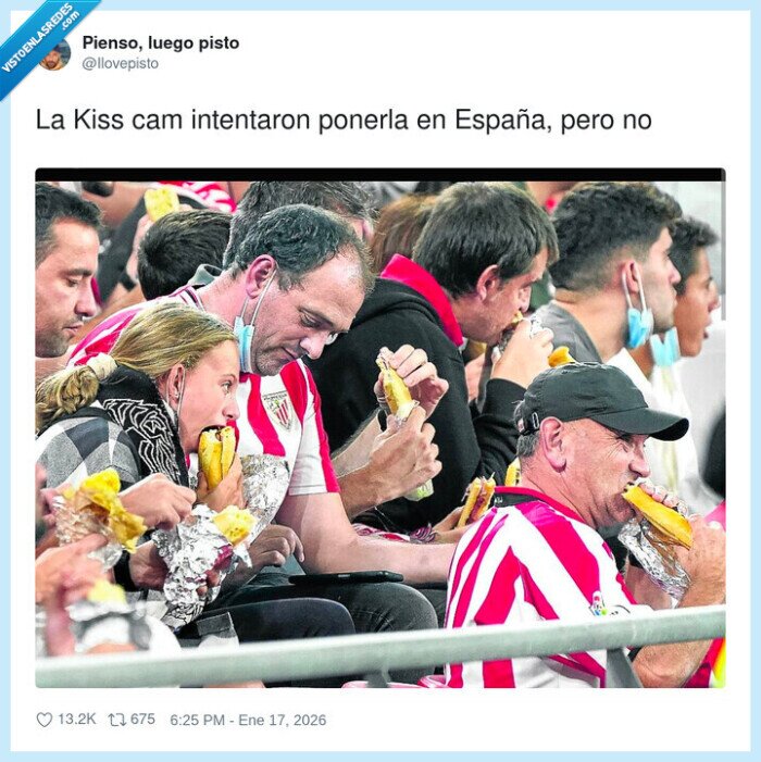 kisscam,f&uacute;tbol,perrito,estadio,espa&ntilde;a