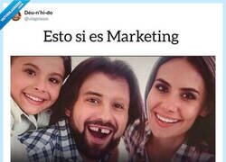 Enlace a Marketing nivel: te quitan una ceja para que valores la sonrisa, por @vilaprision