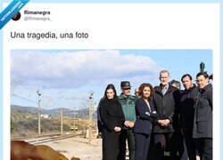 Enlace a Son unos ridículos, por @Rimanegra_