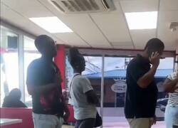 Enlace a Sufriendo me hallo por ver esas rodillas, por @culturaliteral1