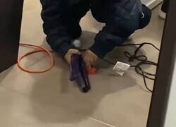 Enlace a Tú dale una arma a un niño y no se lo piensa dos veces antes de liarla