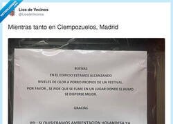 Enlace a Mi vecino no fuma: está haciendo el warm up del Primavera Sound en el rellano, por @LiosdeVecinos