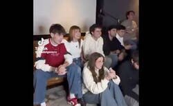 Enlace a Imagina estar al lado de esta fauna viendo a Bad Bunny