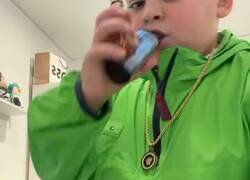 Enlace a Solo es un niño sin pantalla pero WTF