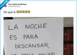 Enlace a La noche es para descansar… excepto si la factura de la luz te la paga tu madre, por @Copitadebaileys