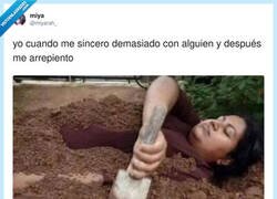 Enlace a Yo intentando desenterrar mi dignidad cinco minutos después de soltarlo todo, por @miyarah_