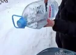 Enlace a A mí dame hielo, cuerda y cero sentido común: el combo ganador, por @anonimo_jones