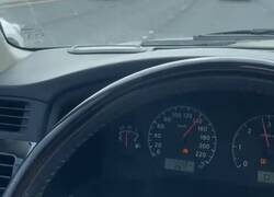 Enlace a Esos conductores que van con prisa y quieren que todos se les quiten de enfrente y van pegaditos para 