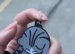 Enlace a Os traigo una necesidad: tocarlo aunque sepa que no me lo puedo permitir, por @anonimo_jones