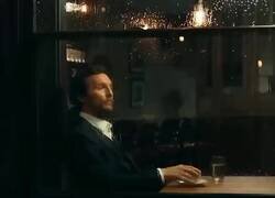 Enlace a Yo cenando en silencio, esperando a que el lunes me vuelva a preguntar qué tal el finde, por @maykrxx