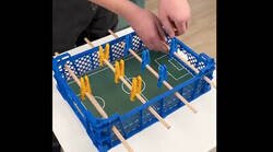 Enlace a Así puedes hacer un futbolín casero, más fácil de lo que parece