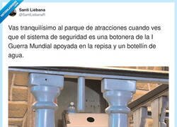 Enlace a Si esto es el sistema de seguridad, lo de “atracciones” es porque te atrae la muerte, por @SantiLiebanaR
