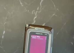 Enlace a Nokia gastó tantos recursos en construir dispositivos futuristas que cuando llegó el futuro se les habían acabado las ideas, por @ceciarmy