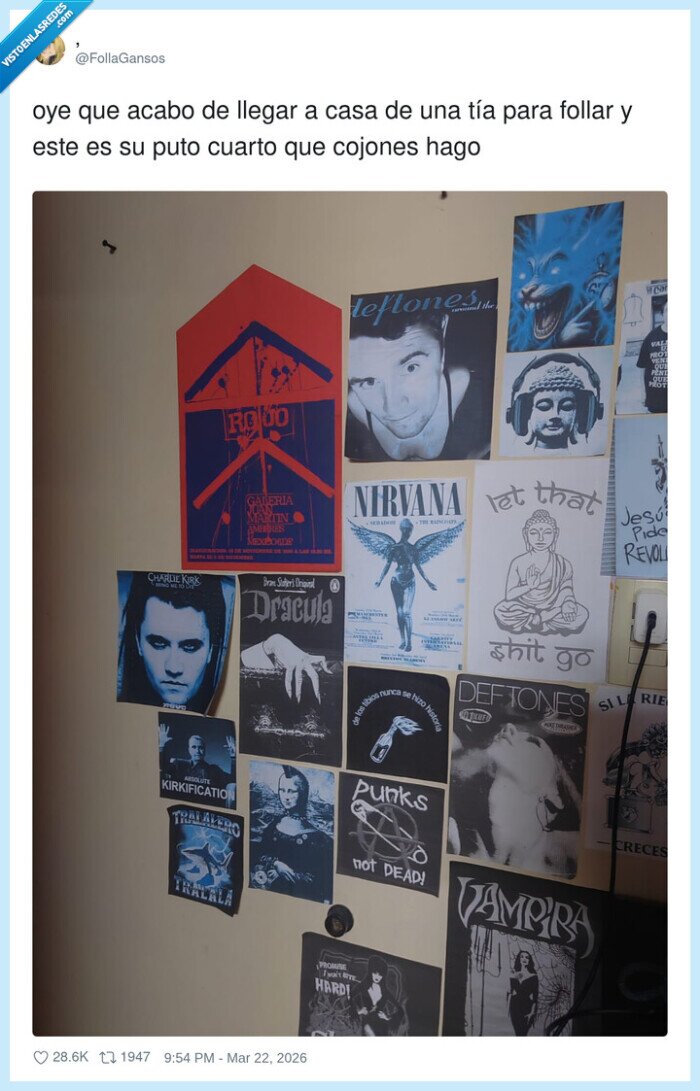 1721476 - Ha acabado en un museo del emo gótico de 2007, por @FolIaGansos