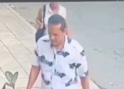 Enlace a Mi madre dice que “sale un momento” y ya va por la tercera vuelta al barrio, por @anonimo_jones