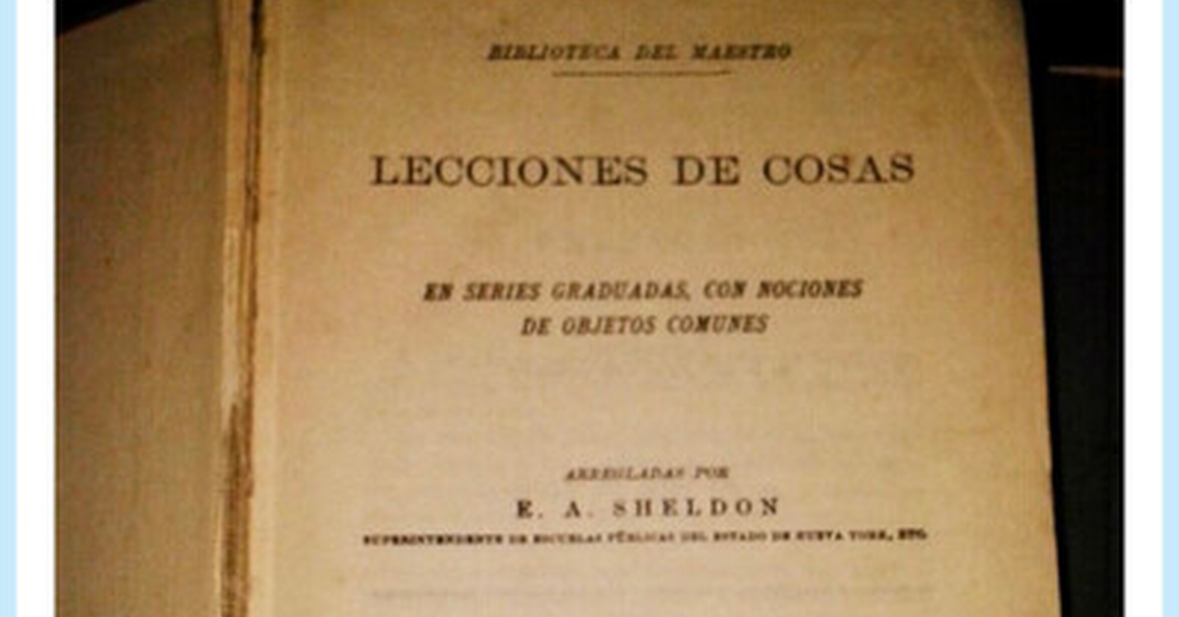 VEF > Visto en las Redes > El típico libro que empieza y, efectivamente ...