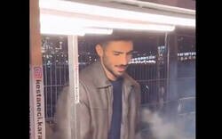 Enlace a Un vendedor de maíz turco se ha hecho famoso en redes por su atractivo. Tanto, que una mujer viajó desde otro país solo para verlo