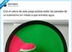 Enlace a El velcro de los 90: lo mismo te arreglaba unas zapatillas que una vía de agua en un submarino, por @SantiLiebanaR