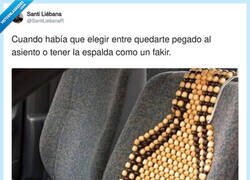 Enlace a Verano en el coche: o te quedas pegado al asiento o sales con la espalda en relieve, por @SantiLiebanaR