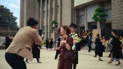 Enlace a La IA ya te recomienda qué posturas son las mejores para las fotos, QUÉ REPELENTE POR DIOS