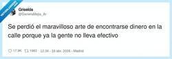 Enlace a Antes te alegraba el día una moneda en el suelo, por @DanielaMejia_Ar